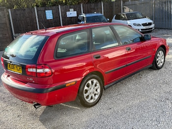 Used Volvo V40 2000 for sale - 76387145: Photo