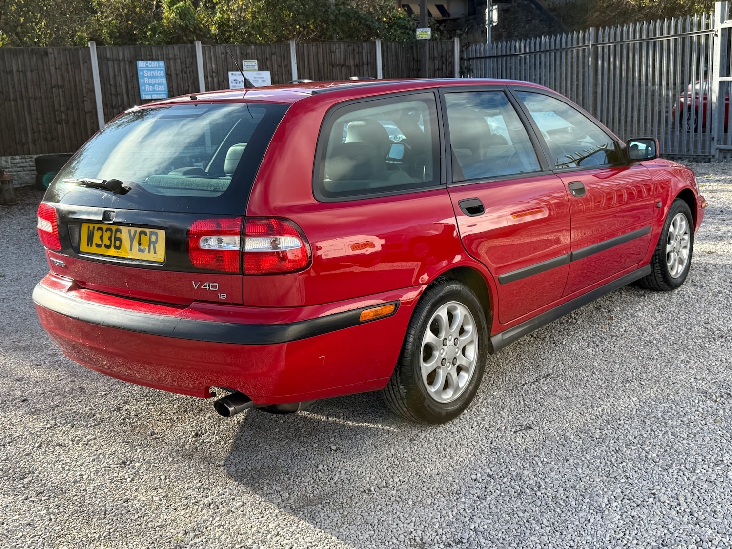 Used Volvo V40 2000 for sale - 76387145: Photo 3