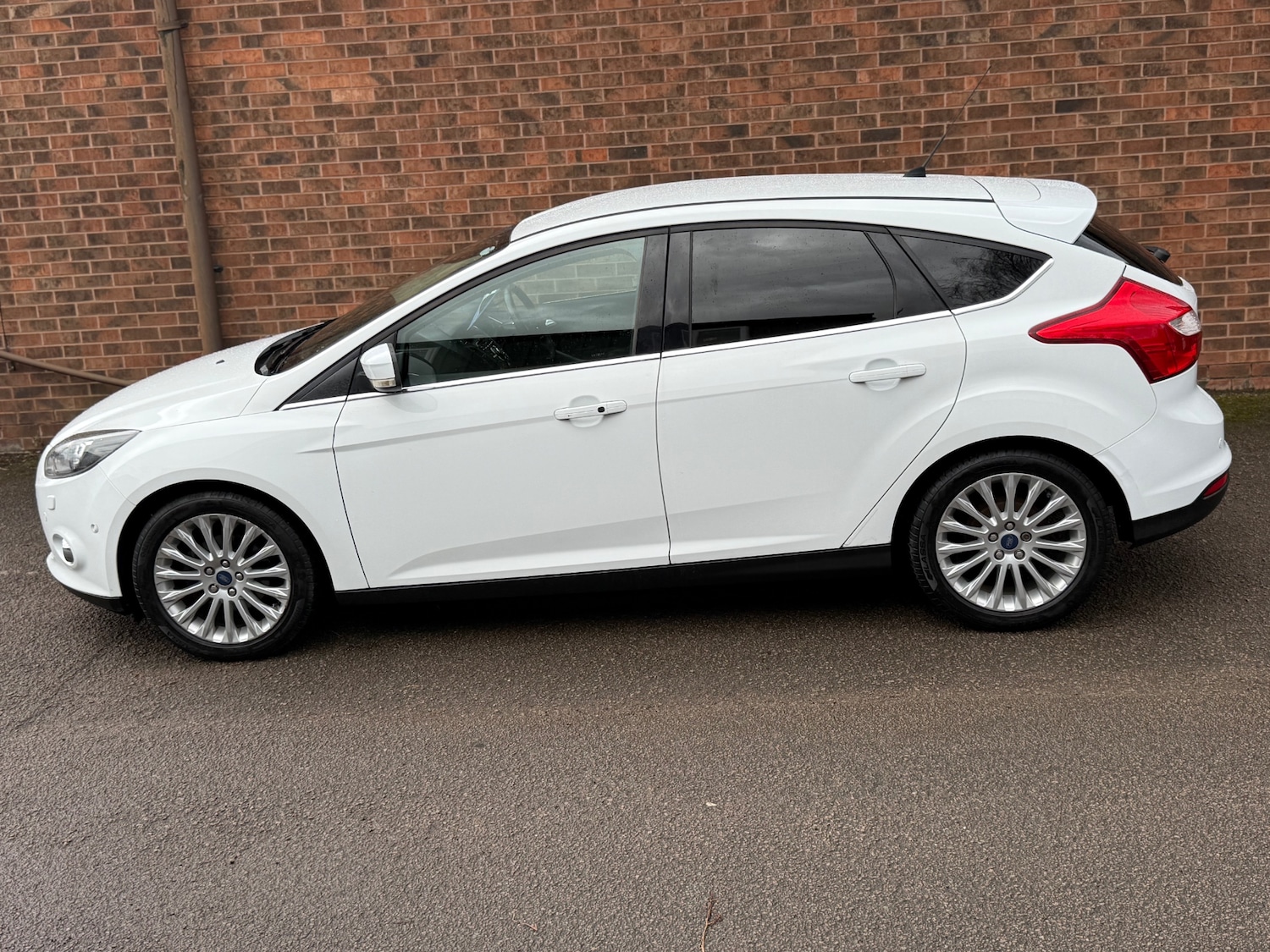 Used Ford Focus 2012 for sale - 77643986: Photo 10