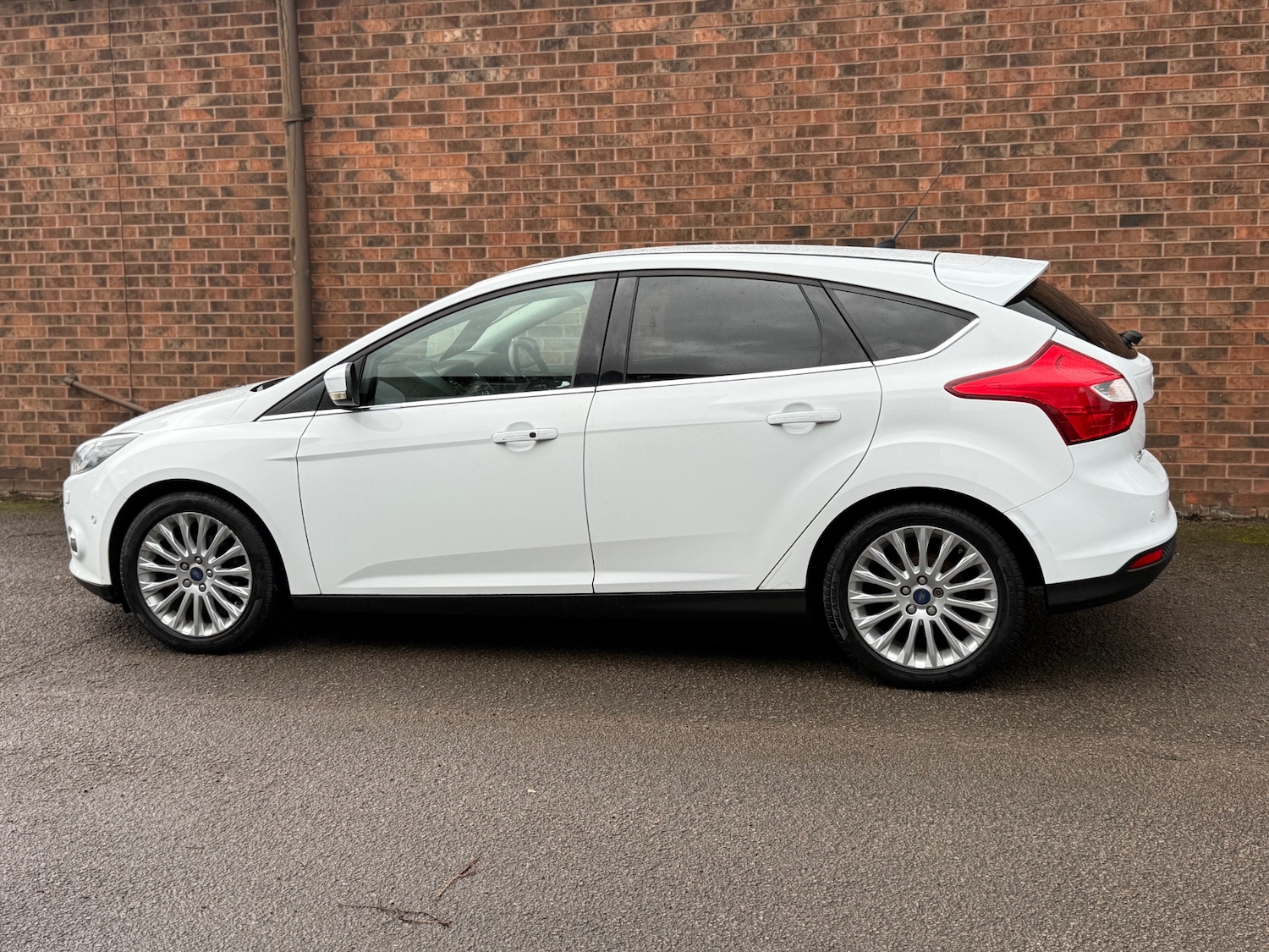 Used Ford Focus 2012 for sale - 77643986: Photo 9