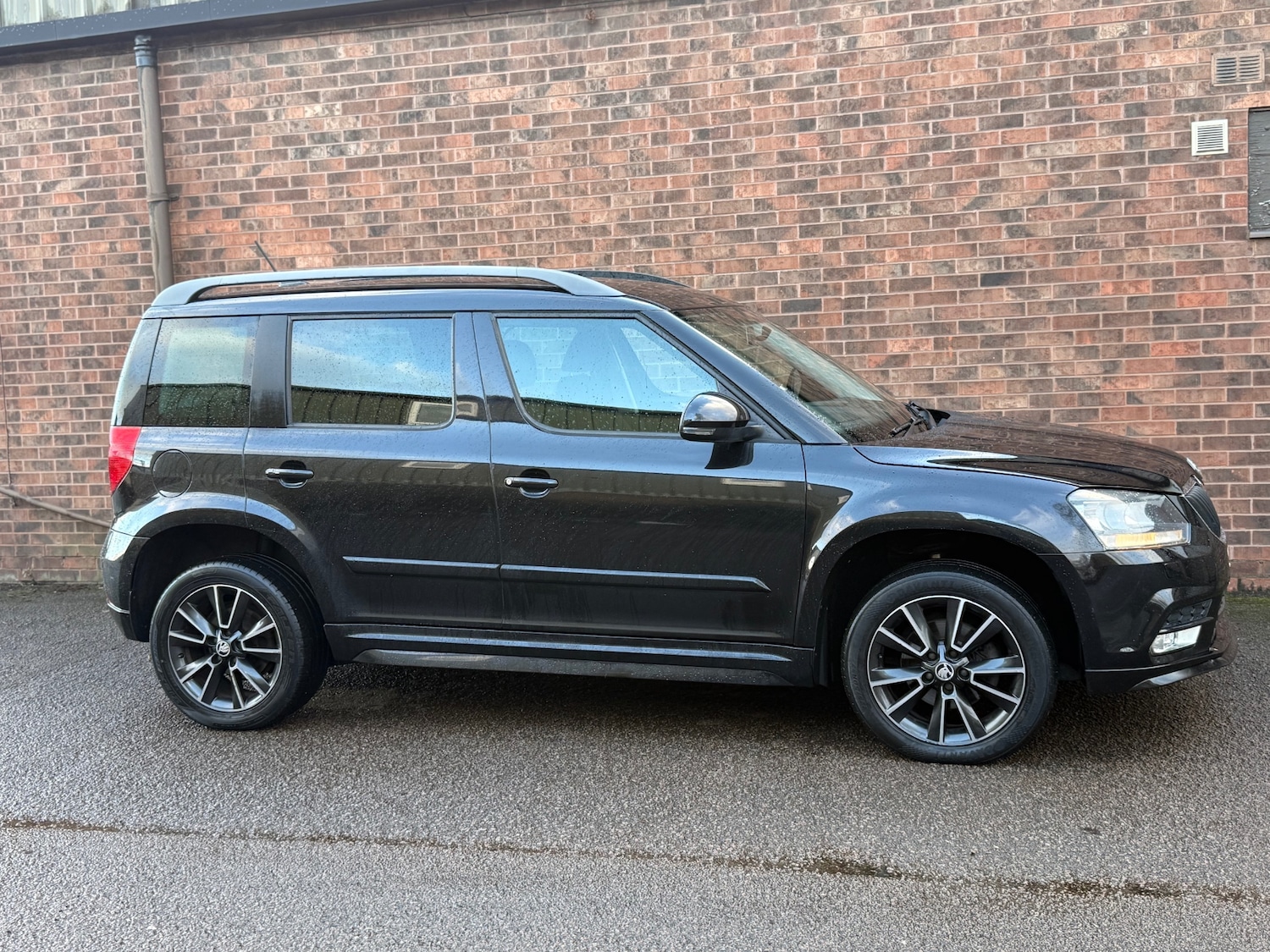 Used Skoda Yeti 2014 for sale - 77632658: Photo 2