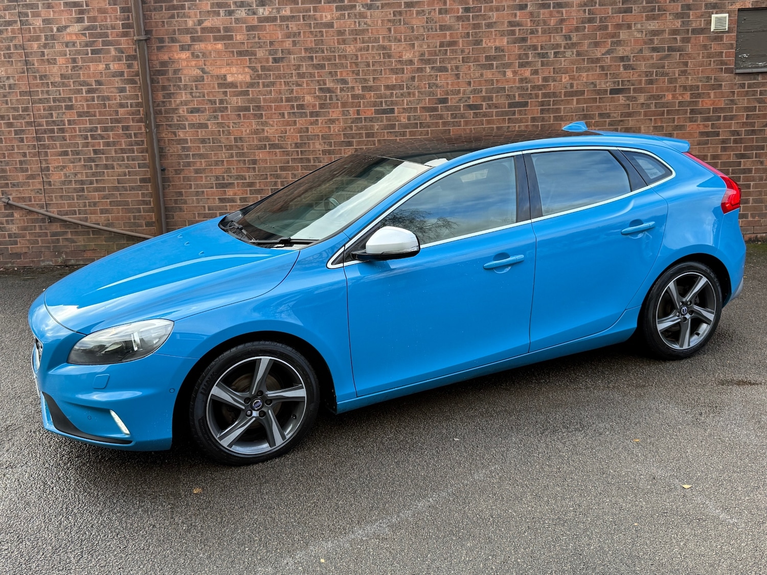 Used Volvo V40 2014 for sale - 76848856: Photo 4