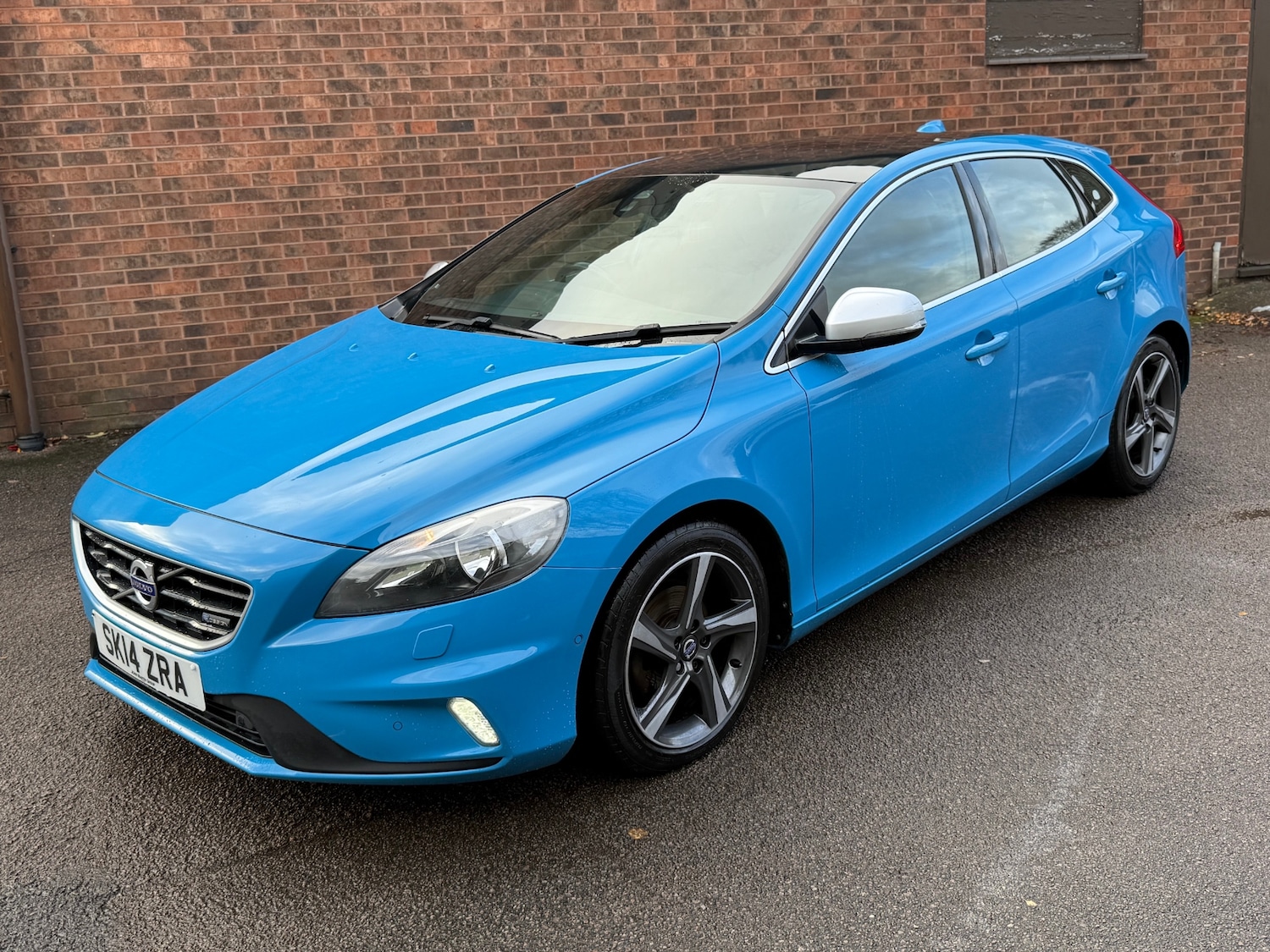 Used Volvo V40 2014 for sale - 76848856: Photo 8