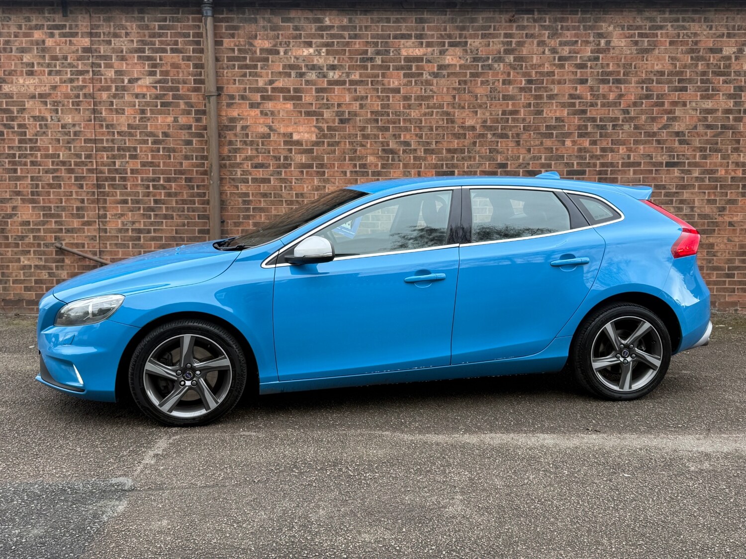 Used Volvo V40 2016 for sale - 78049971: Photo 9