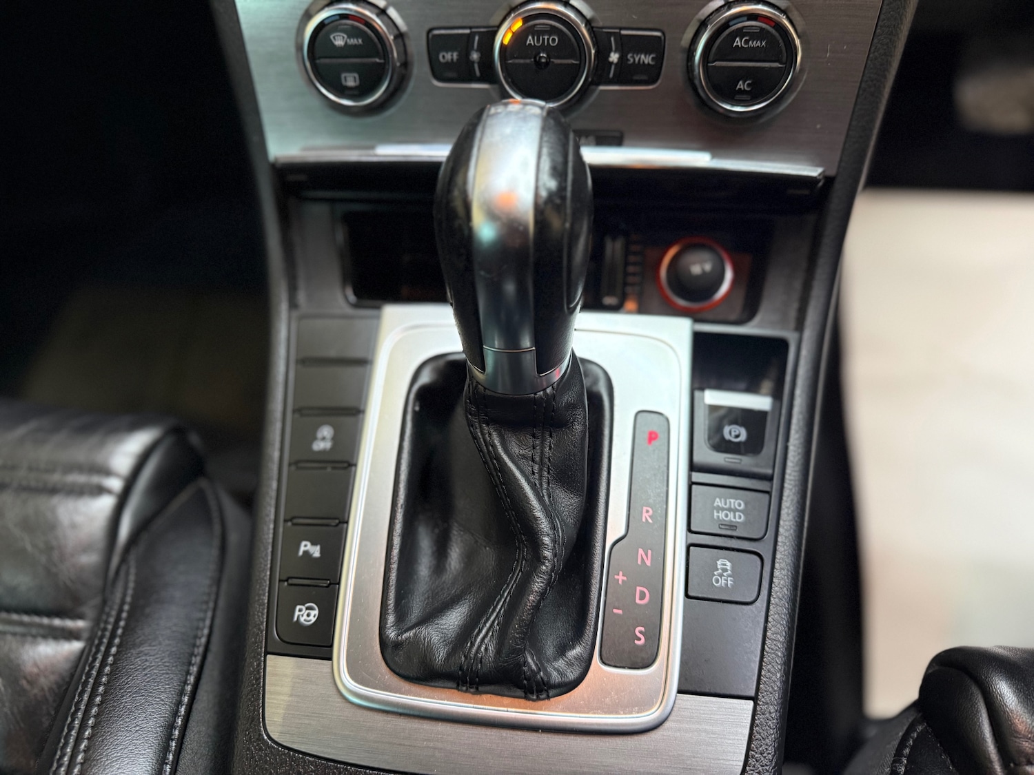 Used Volkswagen Passat 2012 for sale - 77610459: Photo 11