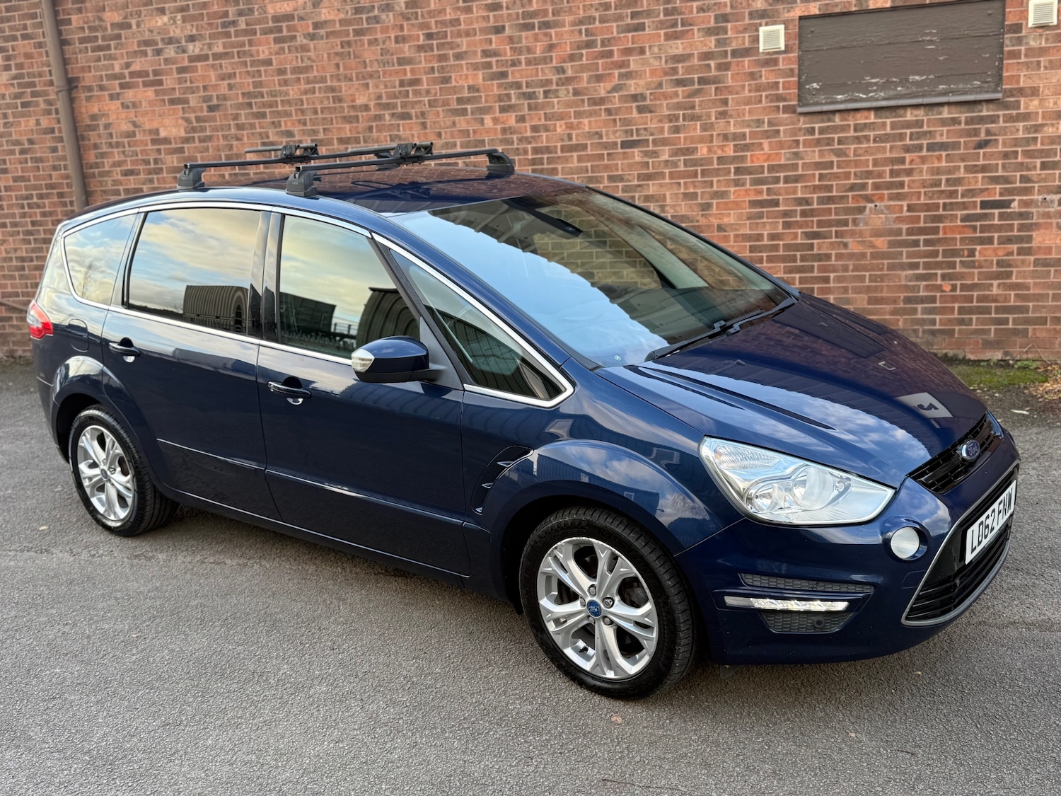 Used Ford S-Max 2012 for sale - 76902475: Photo 4