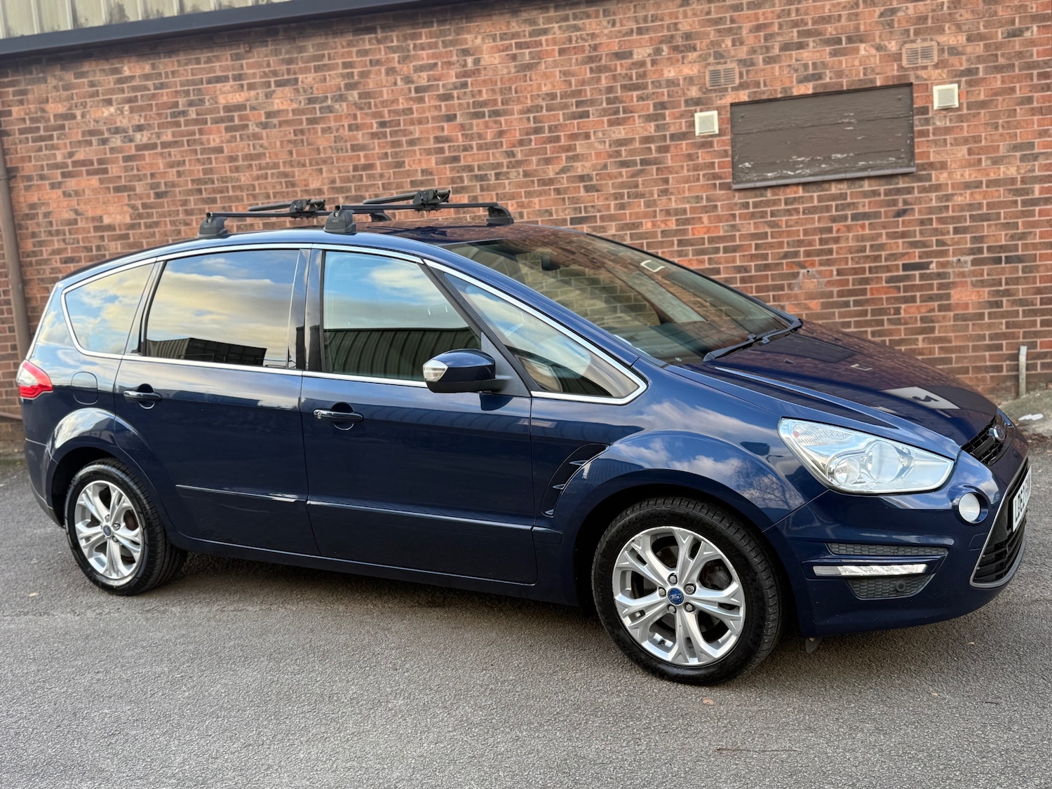 Used Ford S-Max 2012 for sale - 76902475: Photo 5