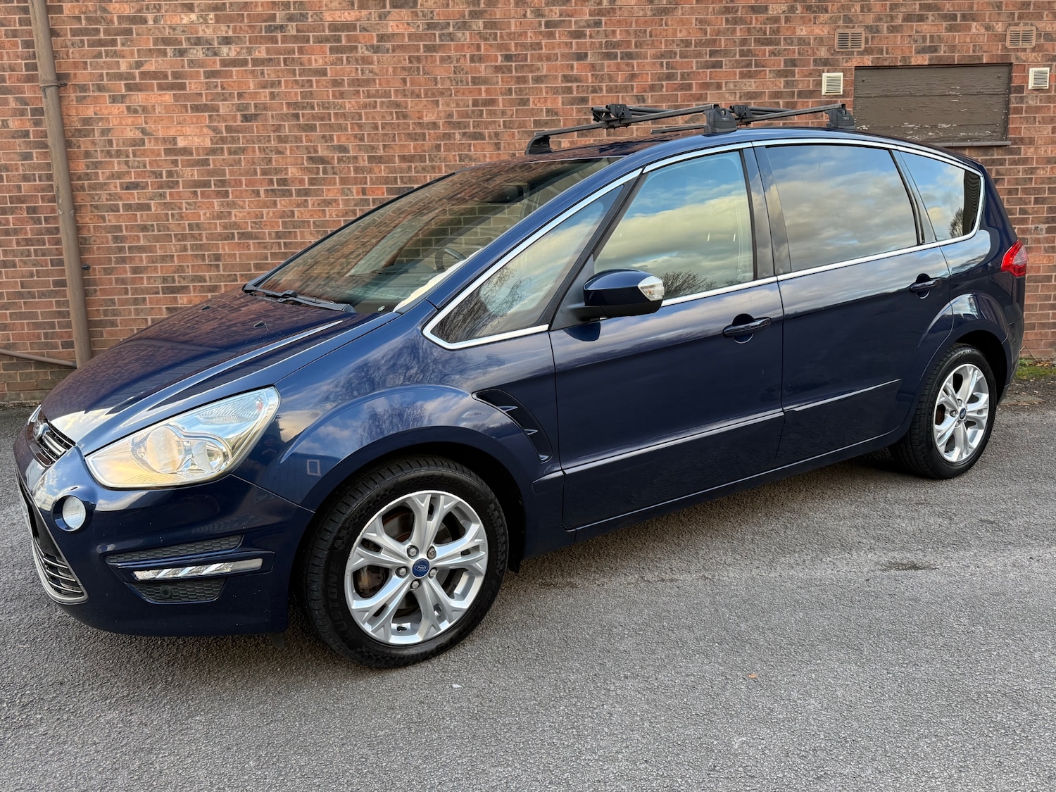 Used Ford S-Max 2012 for sale - 76902475: Photo 9