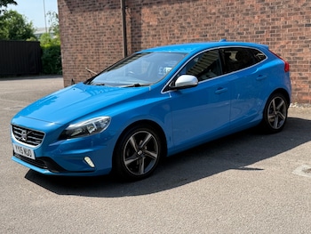 Used Volvo V40 2015 for sale - 78743449: Photo