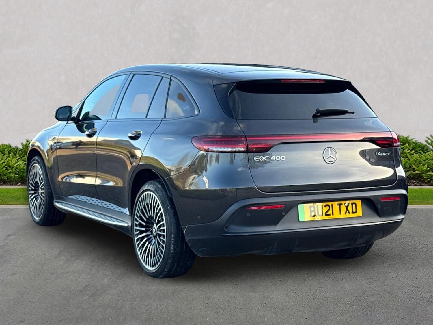 Used Mercedes-Benz EQC 2021 for sale - 76986878: Photo 2