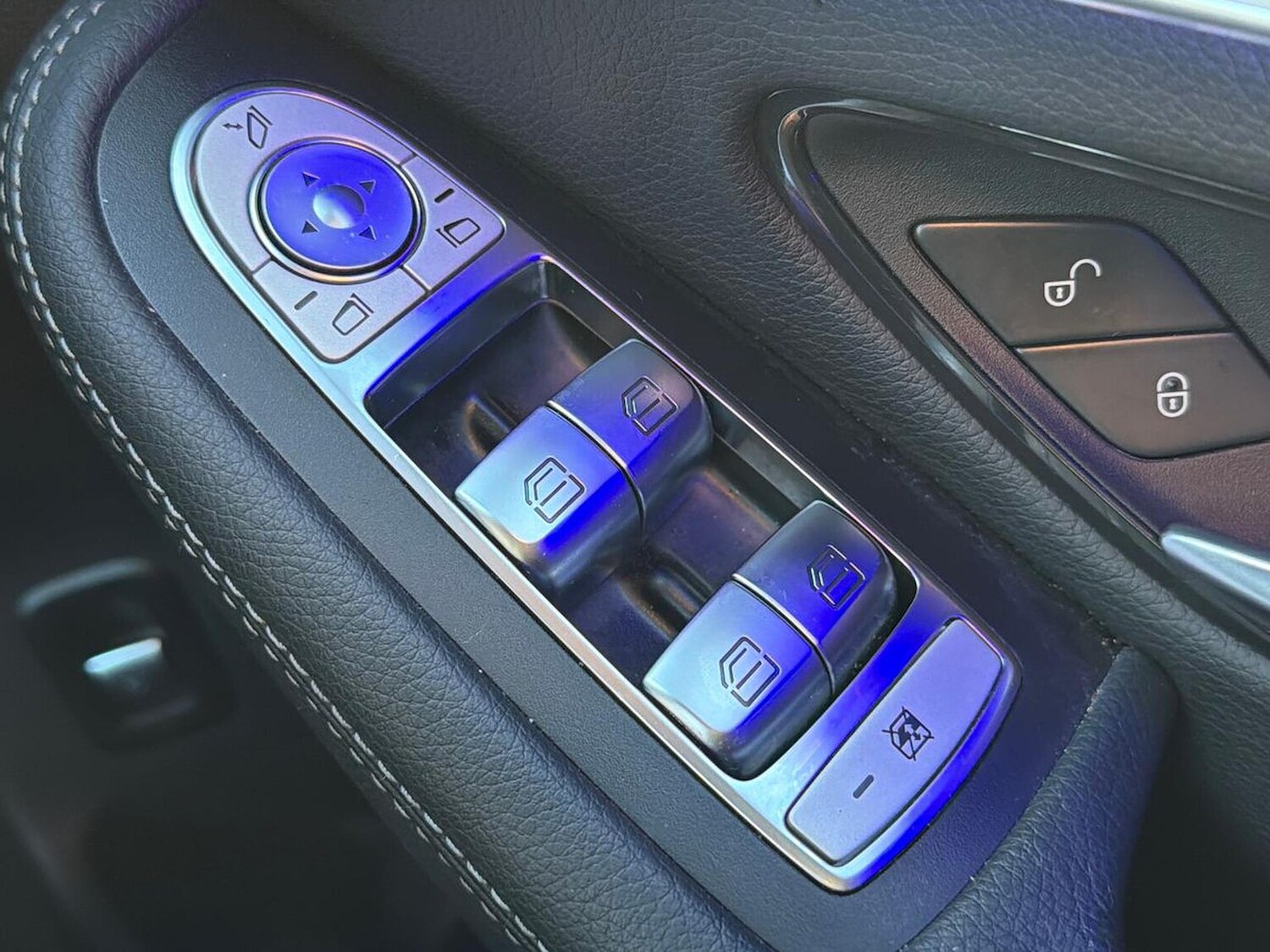 Used Mercedes-Benz GLC 2022 for sale - 76748393: Photo 21