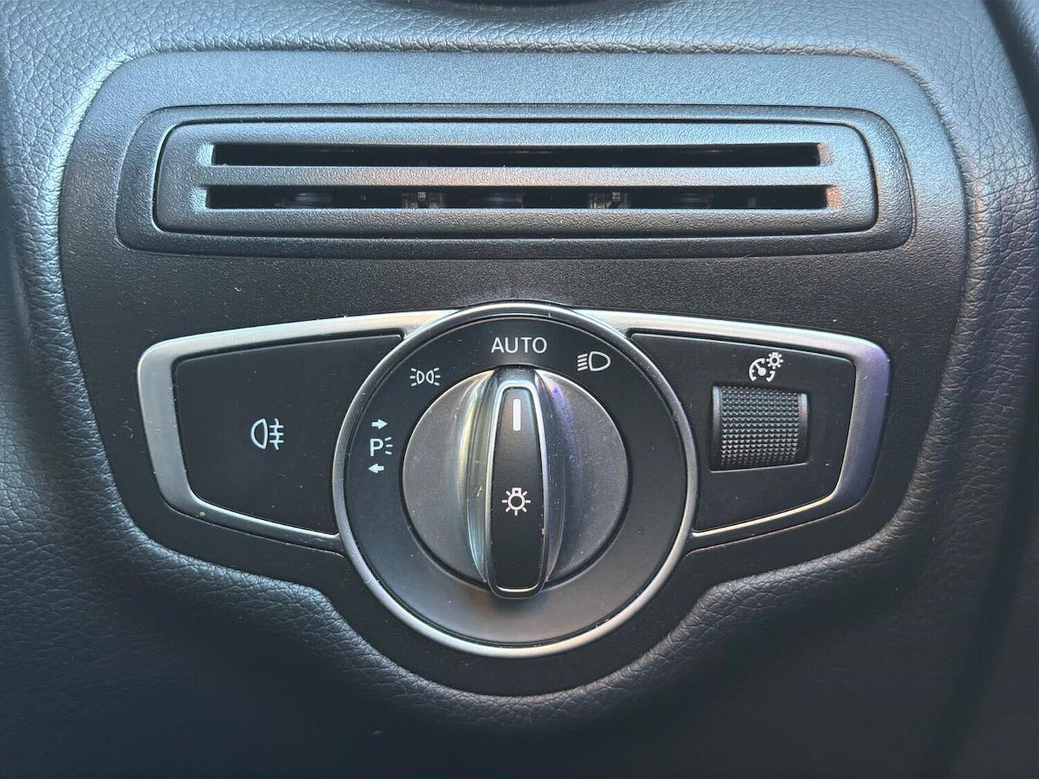 Used Mercedes-Benz GLC 2022 for sale - 76748393: Photo 22