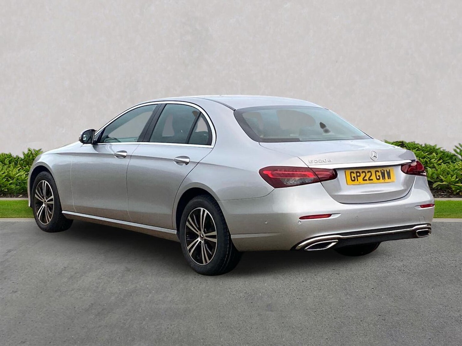 Used Mercedes-Benz E Class 2022 for sale - 76461800: Photo 2