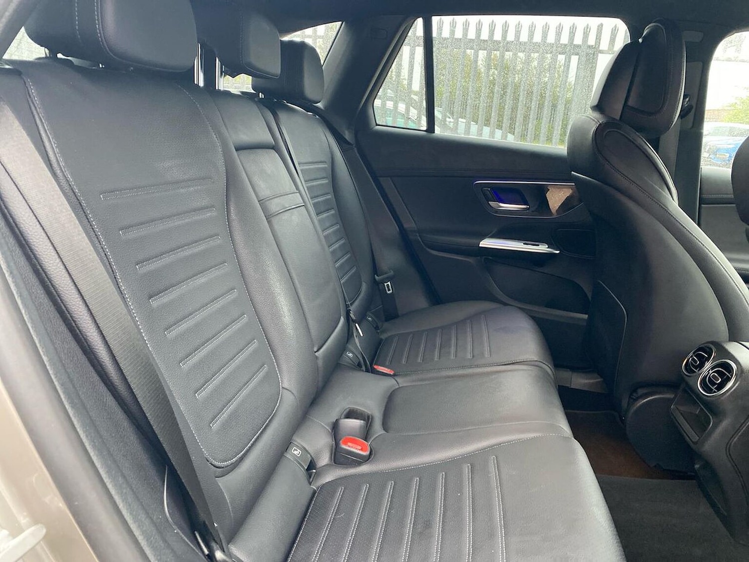 Used Mercedes-Benz GLC 2023 for sale - 75987661: Photo 16