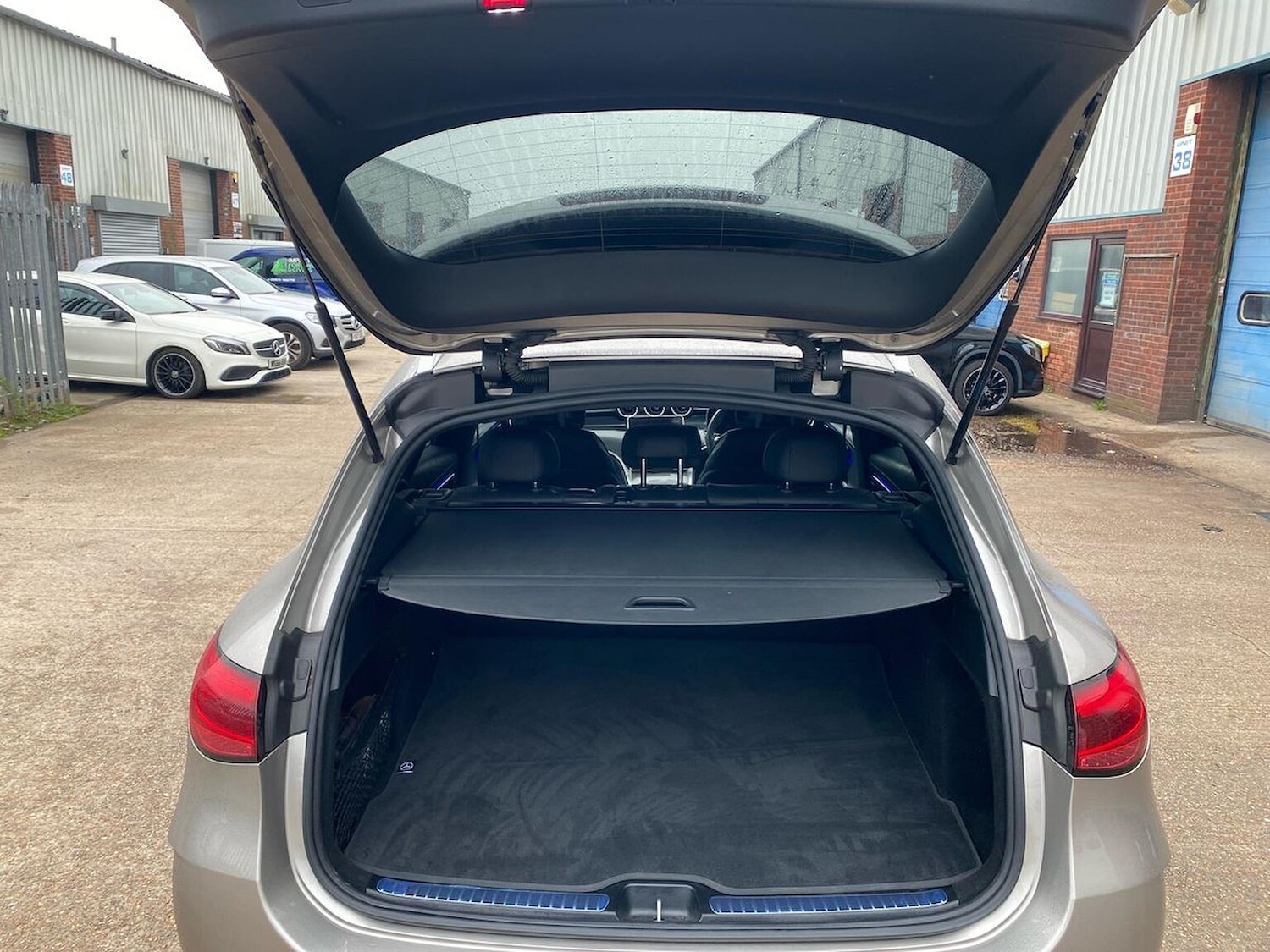 Used Mercedes-Benz GLC 2023 for sale - 75987661: Photo 17