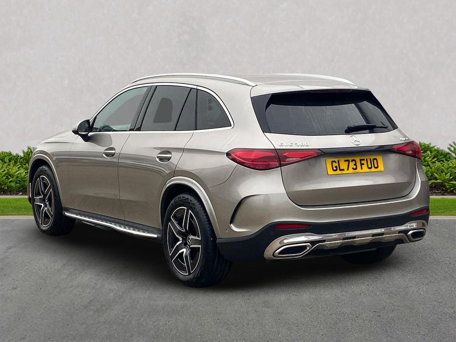 Used Mercedes-Benz GLC 2023 for sale - 75987661: Photo 2