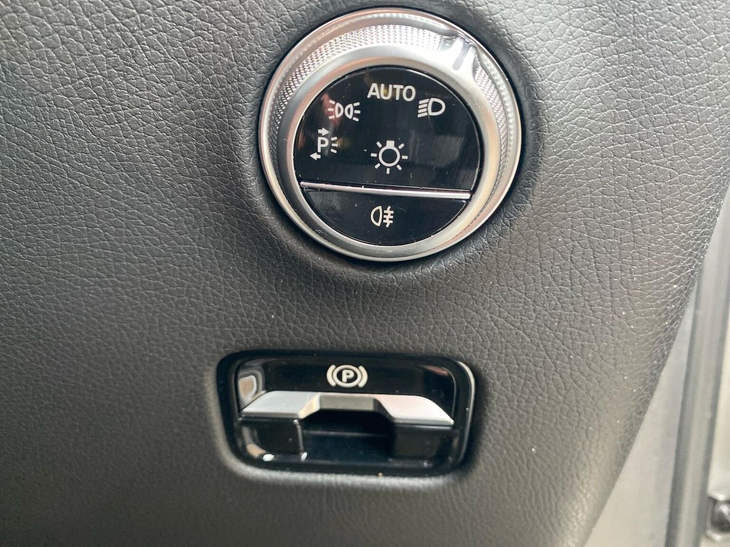 Used Mercedes-Benz GLC 2023 for sale - 75987661: Photo 22