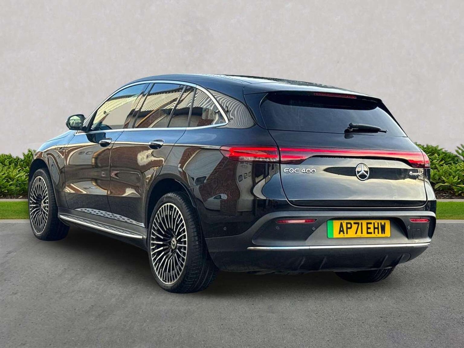 Used Mercedes-Benz EQC 2021 for sale - 77568691: Photo 2