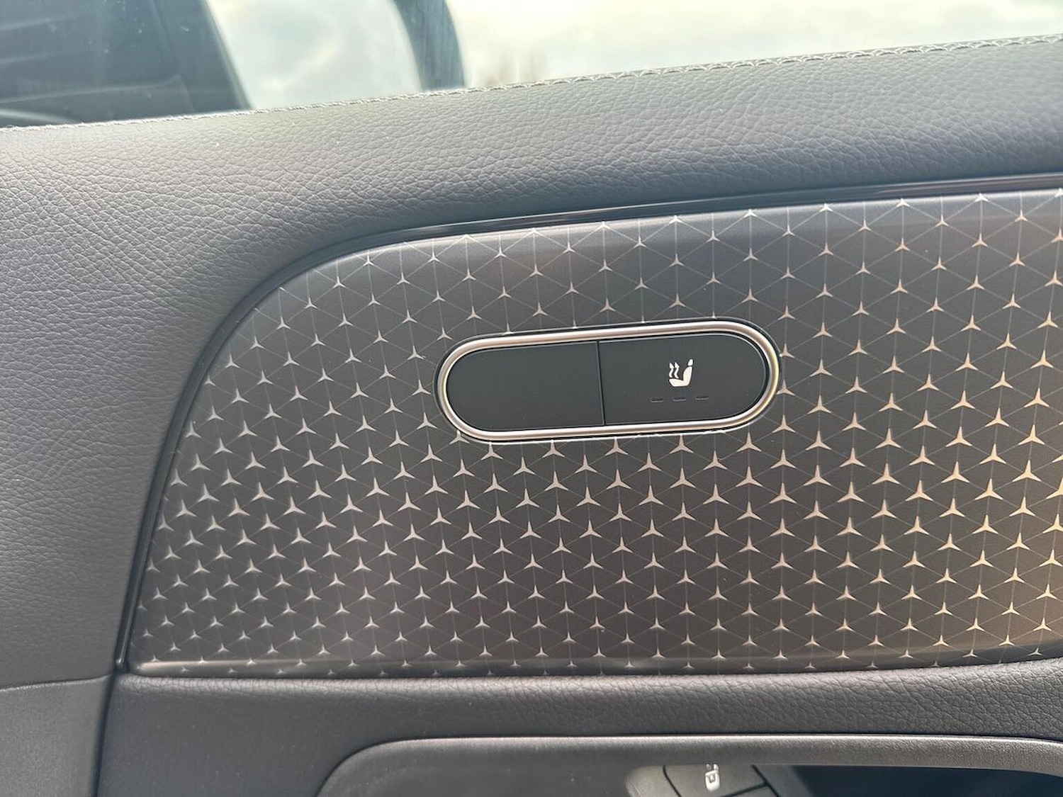 Used Mercedes-Benz GLB 2025 for sale - 76478199: Photo 30