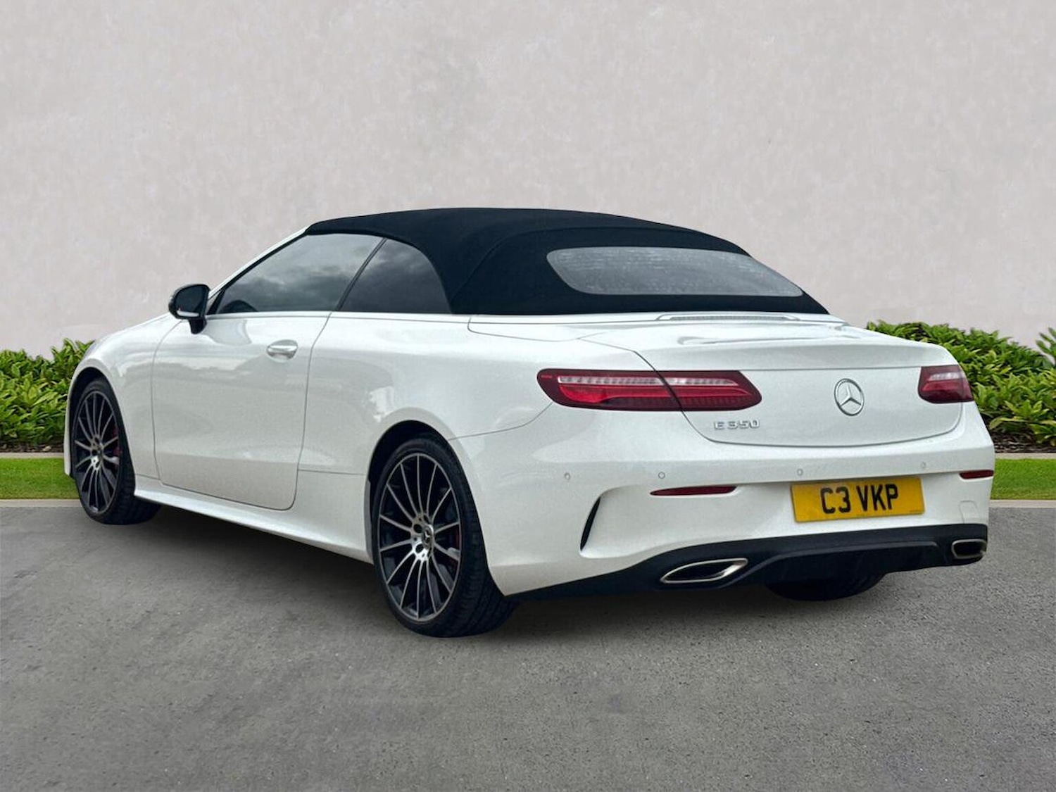 Used Mercedes-Benz E Class 2020 for sale - 76313885: Photo 2