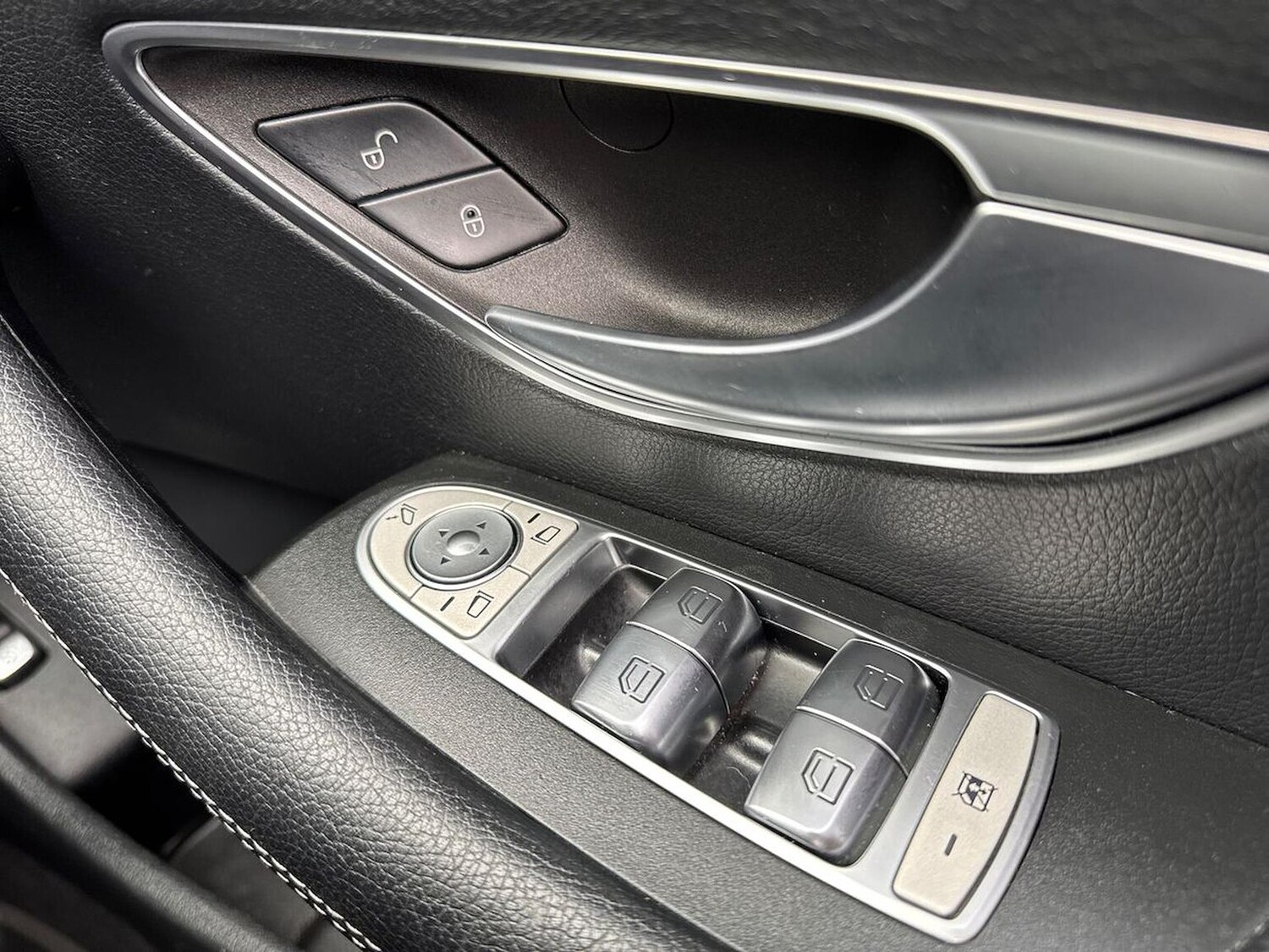 Used Mercedes-Benz E Class 2020 for sale - 76313885: Photo 21