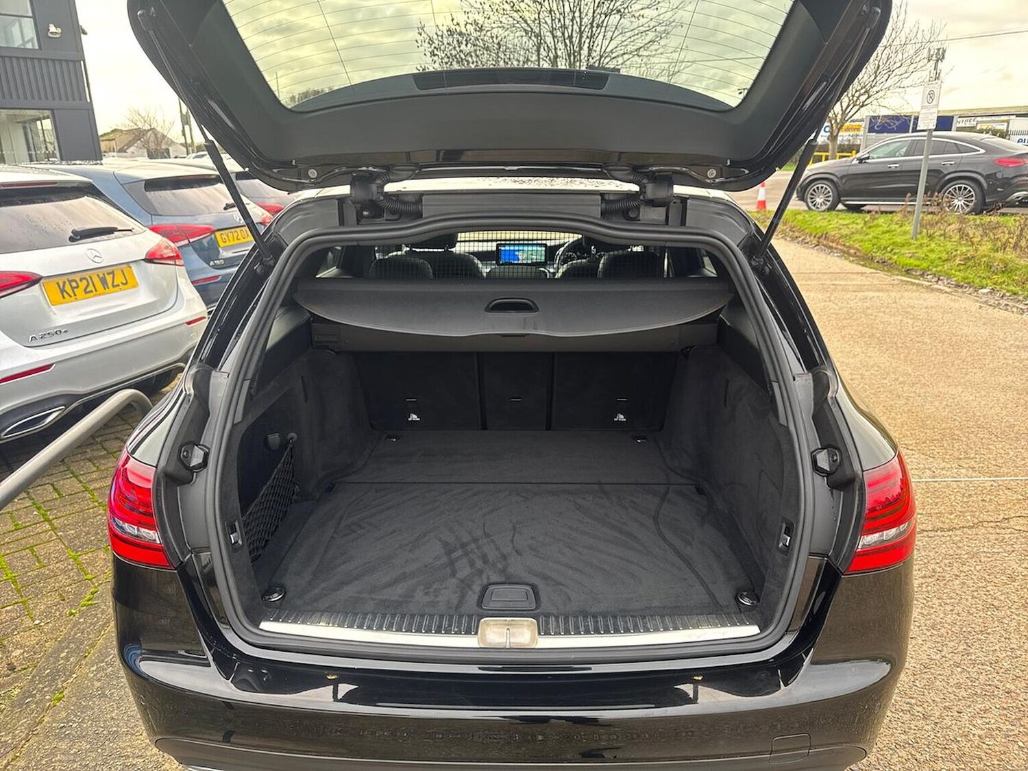 Used Mercedes-Benz C Class 2019 for sale - 77014899: Photo 19