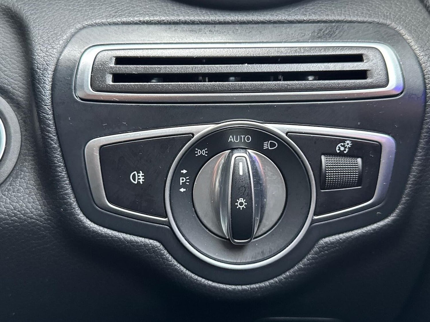 Used Mercedes-Benz C Class 2019 for sale - 77014899: Photo 24