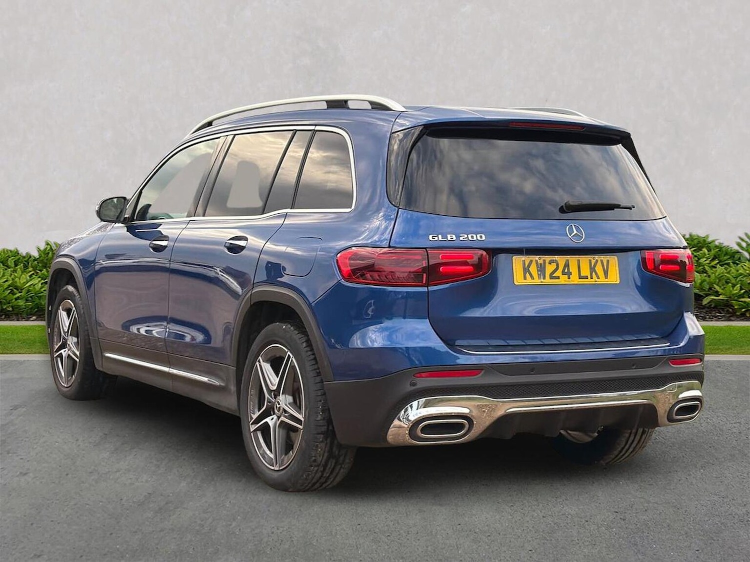 Used Mercedes-Benz GLB 2024 for sale - 76490531: Photo 2