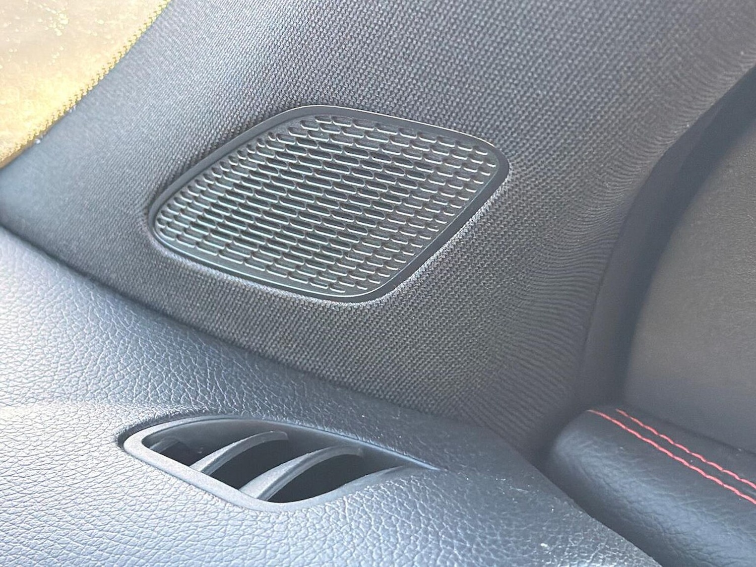 Used Mercedes-Benz GLB 2024 for sale - 76864044: Photo 31