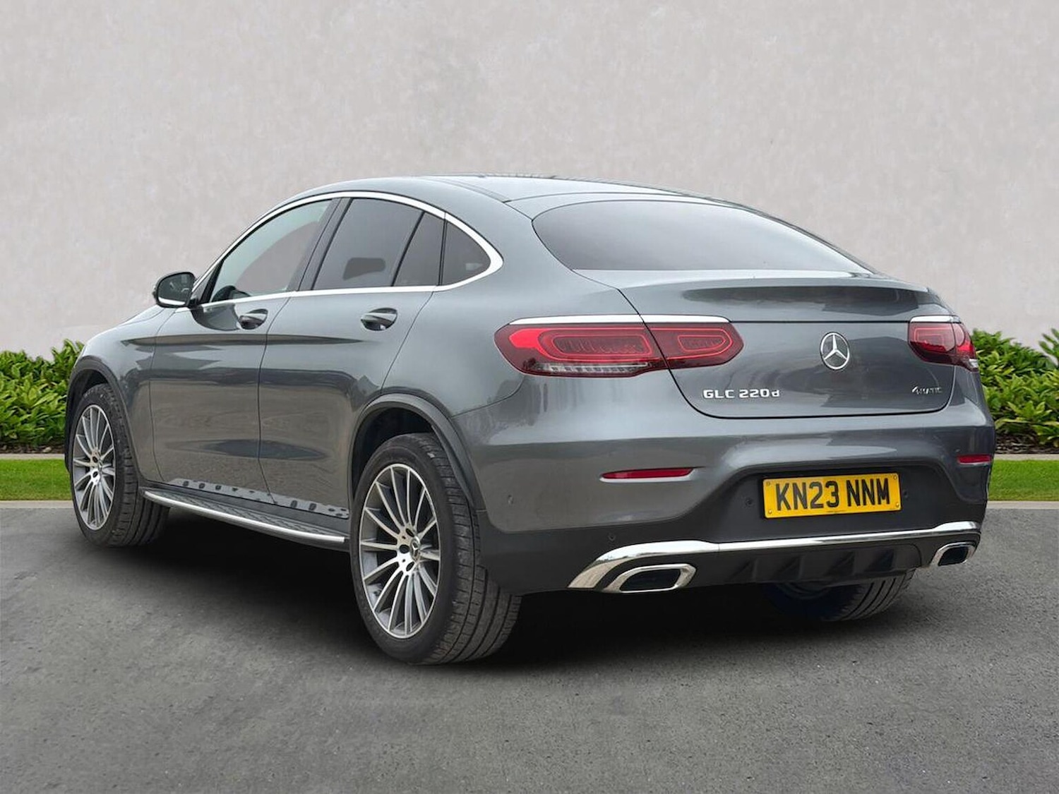 Used Mercedes-Benz GLC 2023 for sale - 76134189: Photo 2