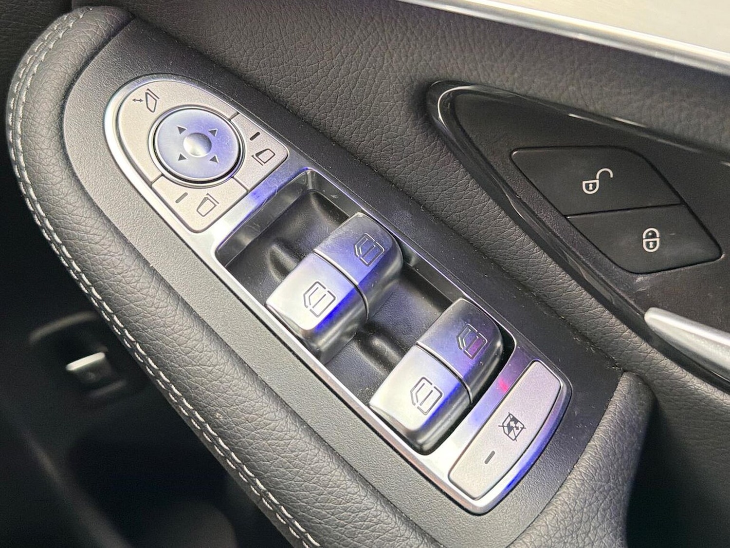 Used Mercedes-Benz GLC 2023 for sale - 76134189: Photo 21