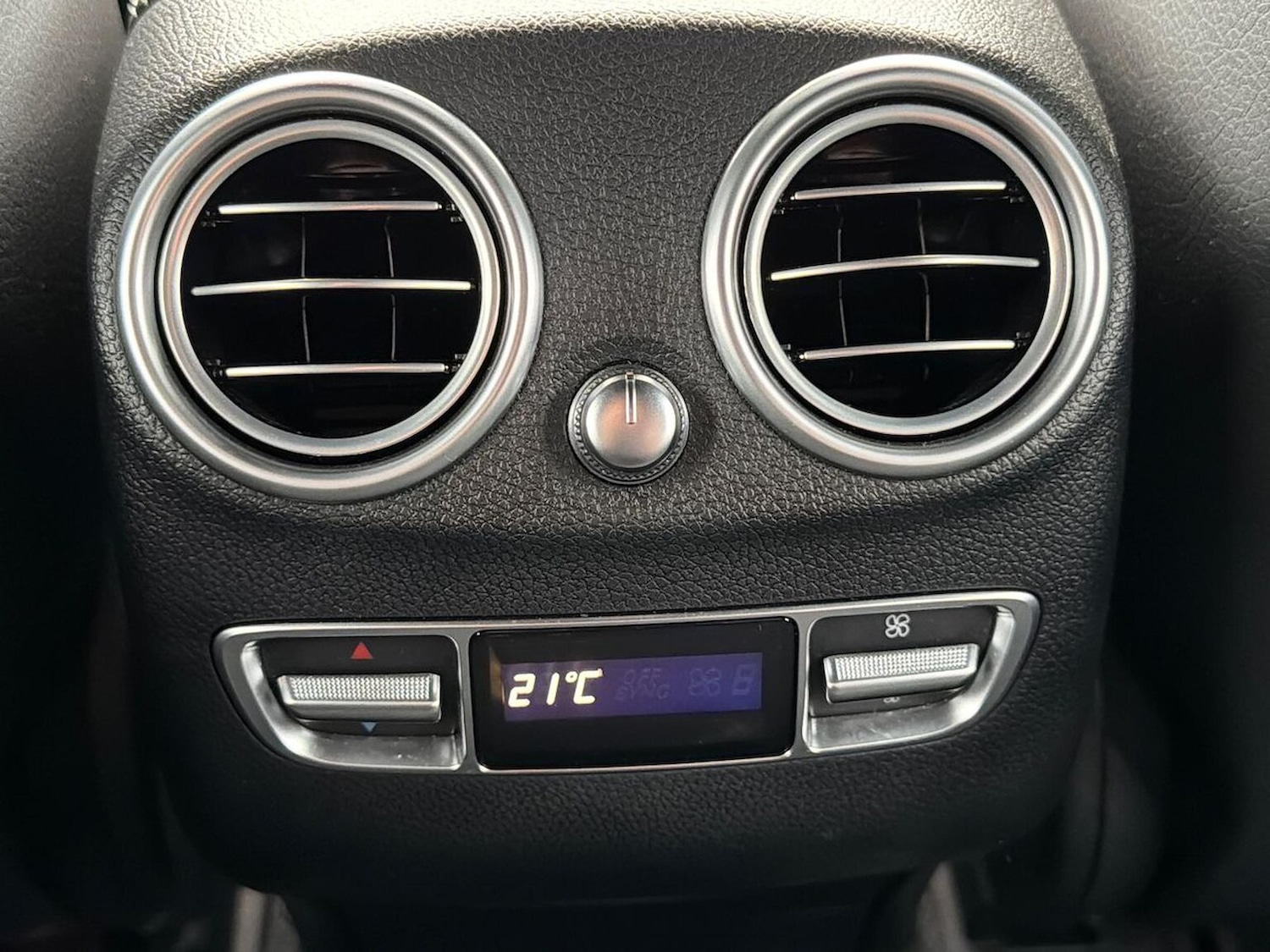 Used Mercedes-Benz GLC 2023 for sale - 76134189: Photo 41