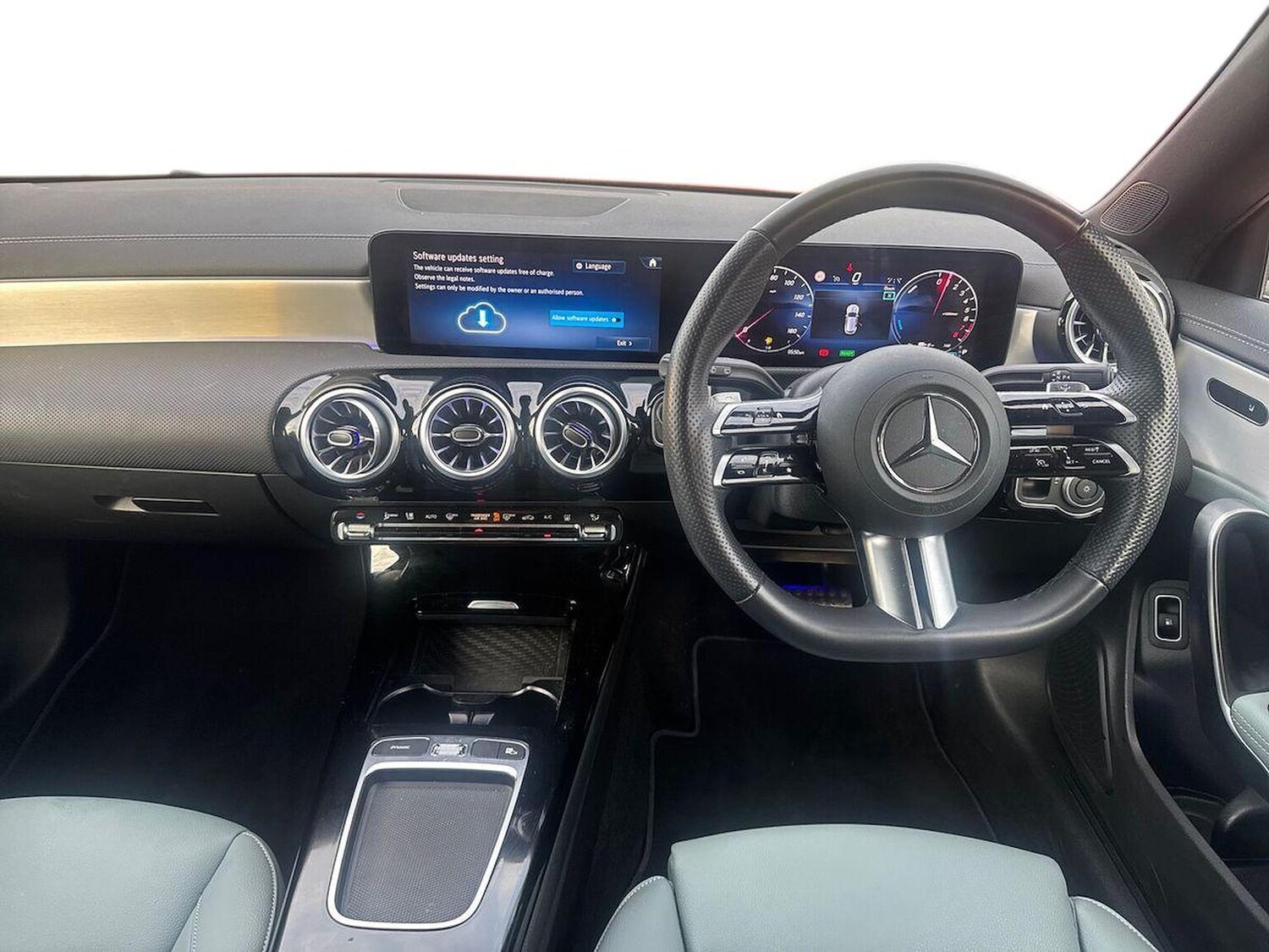 Used Mercedes-Benz CLA 2024 for sale - 76134160: Photo 8