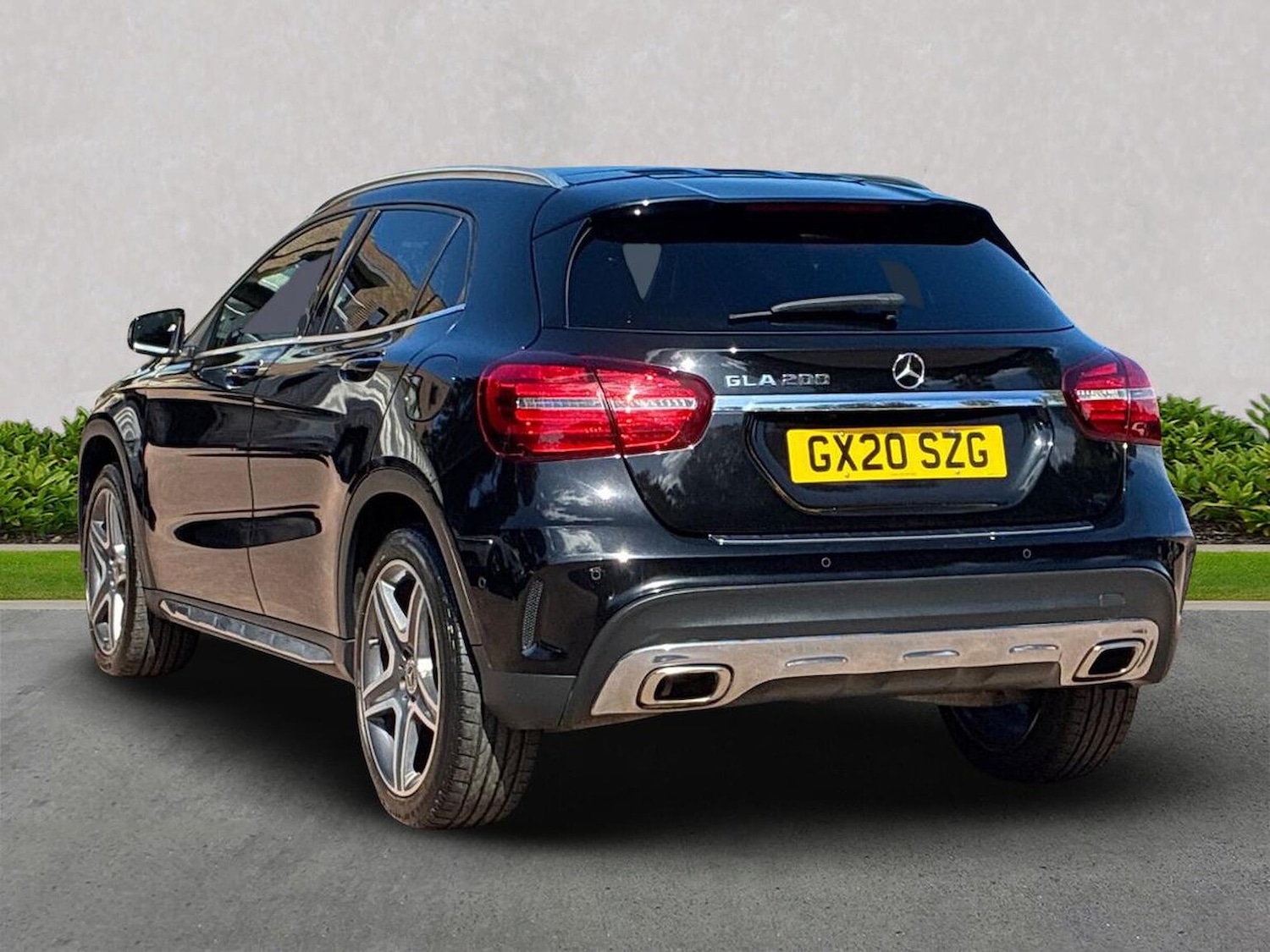 Used Mercedes-Benz GLA 2020 for sale - 76045961: Photo 2