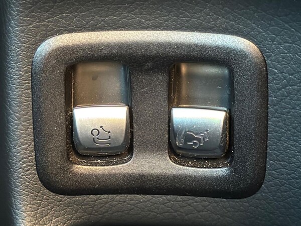 Used Mercedes-Benz GLC 2018 for sale - 76170705: Photo 2