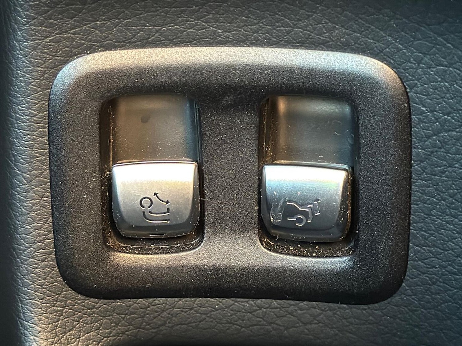 Used Mercedes-Benz GLC 2018 for sale - 77034631: Photo 2