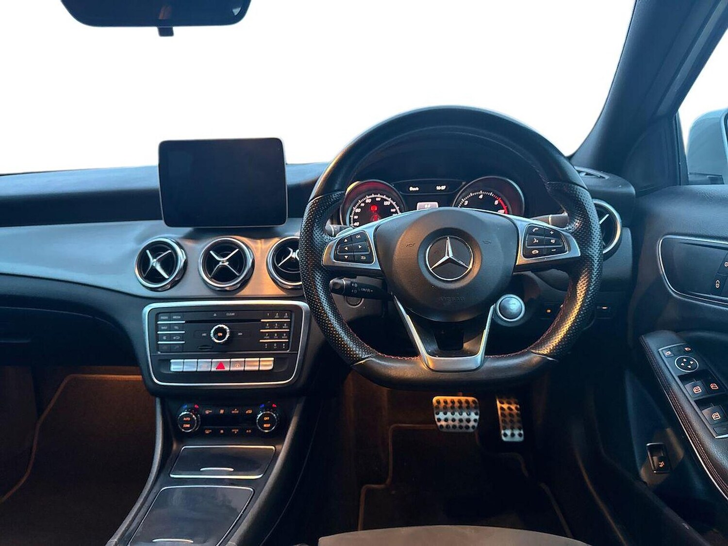 Used Mercedes-Benz GLA 2017 for sale - 76418181: Photo 9