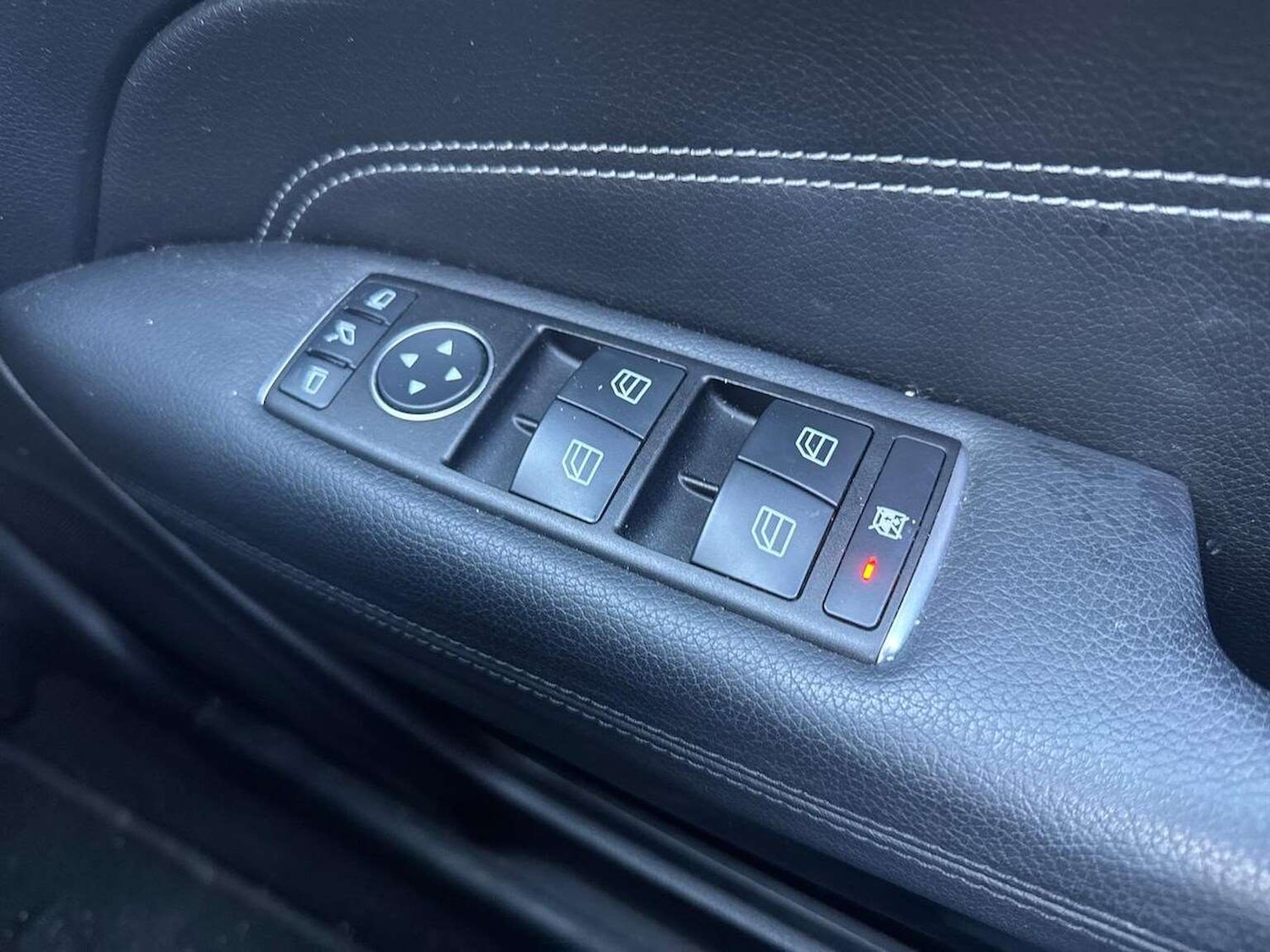 Used Mercedes-Benz E Class 2013 for sale - 77616684: Photo 23