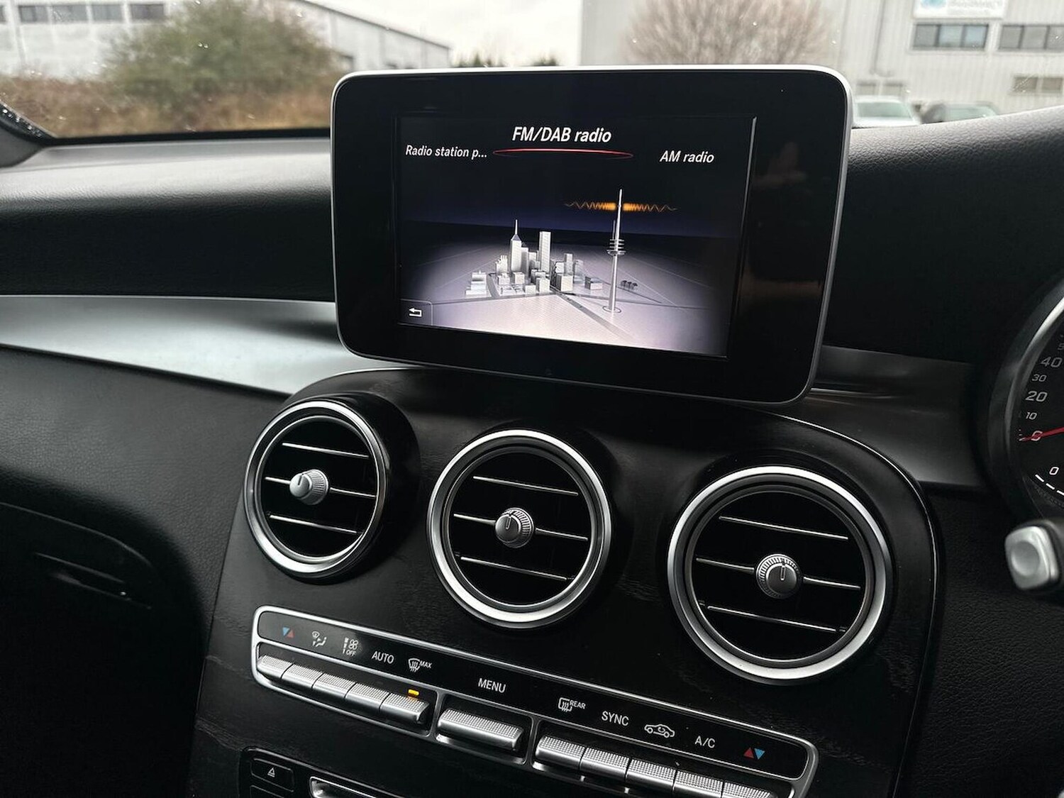 Used Mercedes-Benz GLC 2018 for sale - 77488620: Photo 25