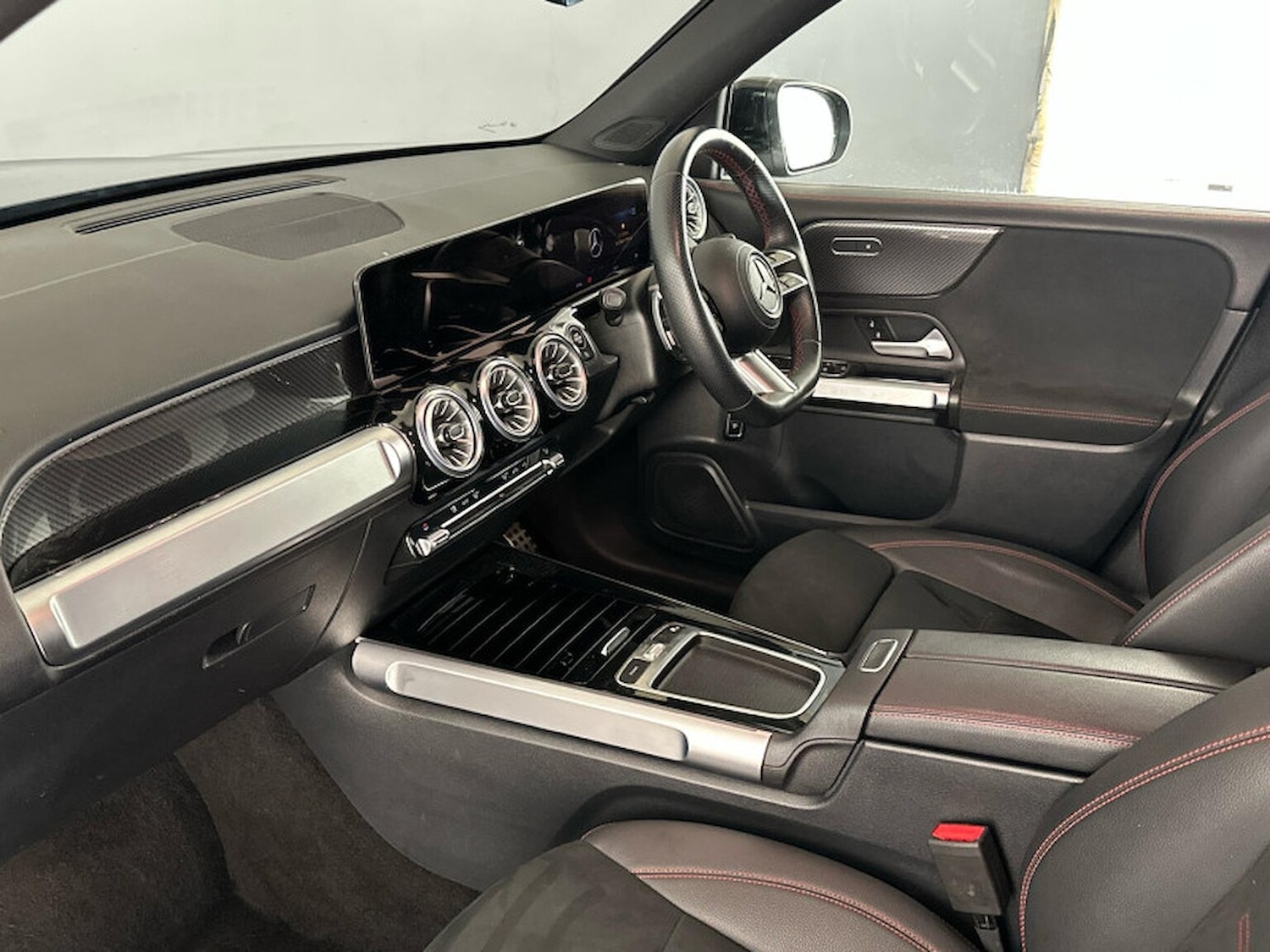 Used Mercedes-Benz GLB 2024 for sale - 76470993: Photo 3