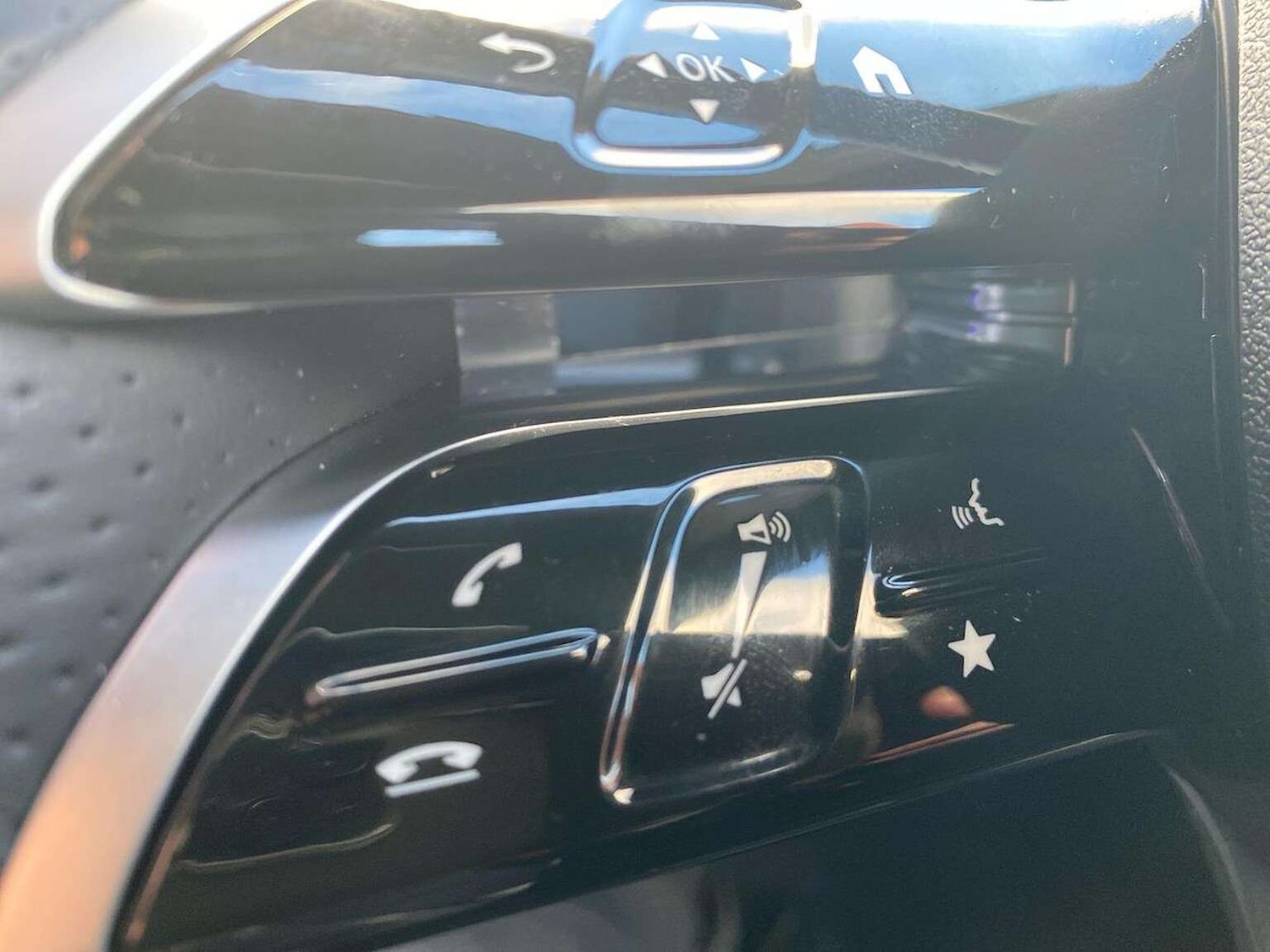 Used Mercedes-Benz GLC 2023 for sale - 77603725: Photo 28