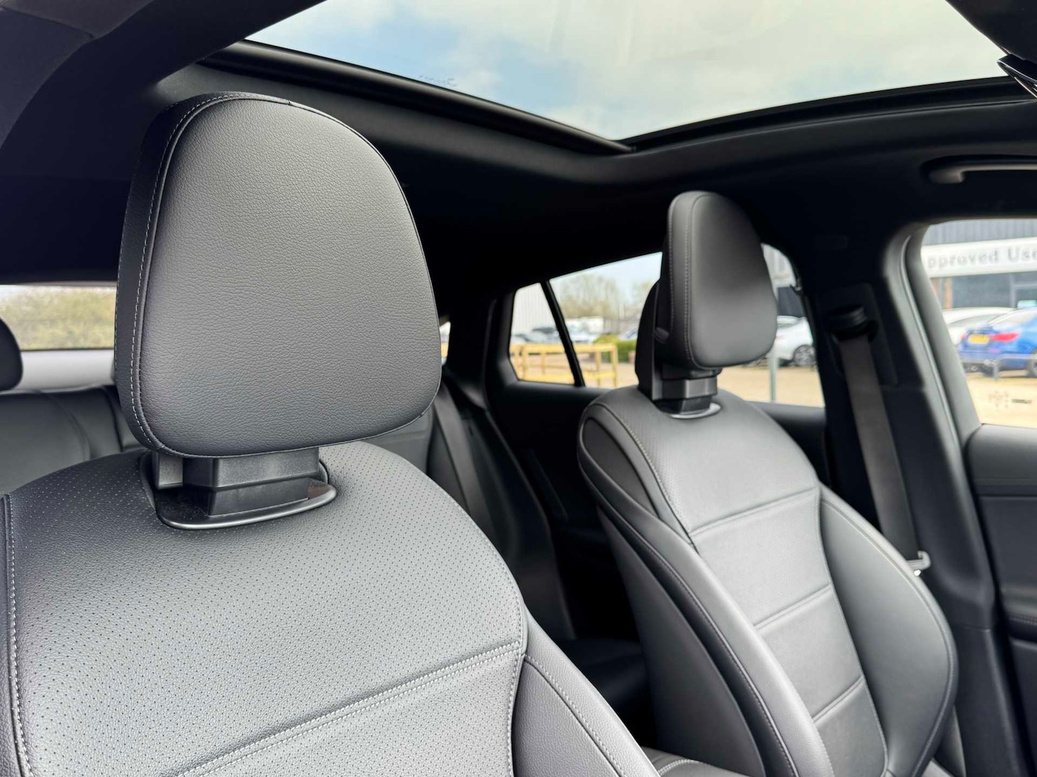 Used Mercedes-Benz GLC 2025 for sale - 78196001: Photo 10