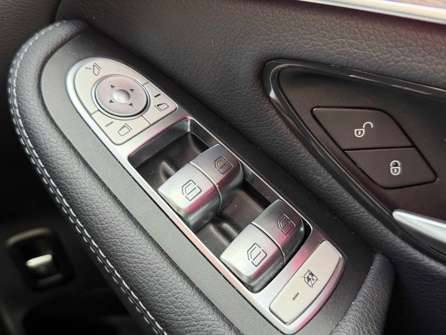 Used Mercedes-Benz GLC 2022 for sale - 78218638: Photo 38