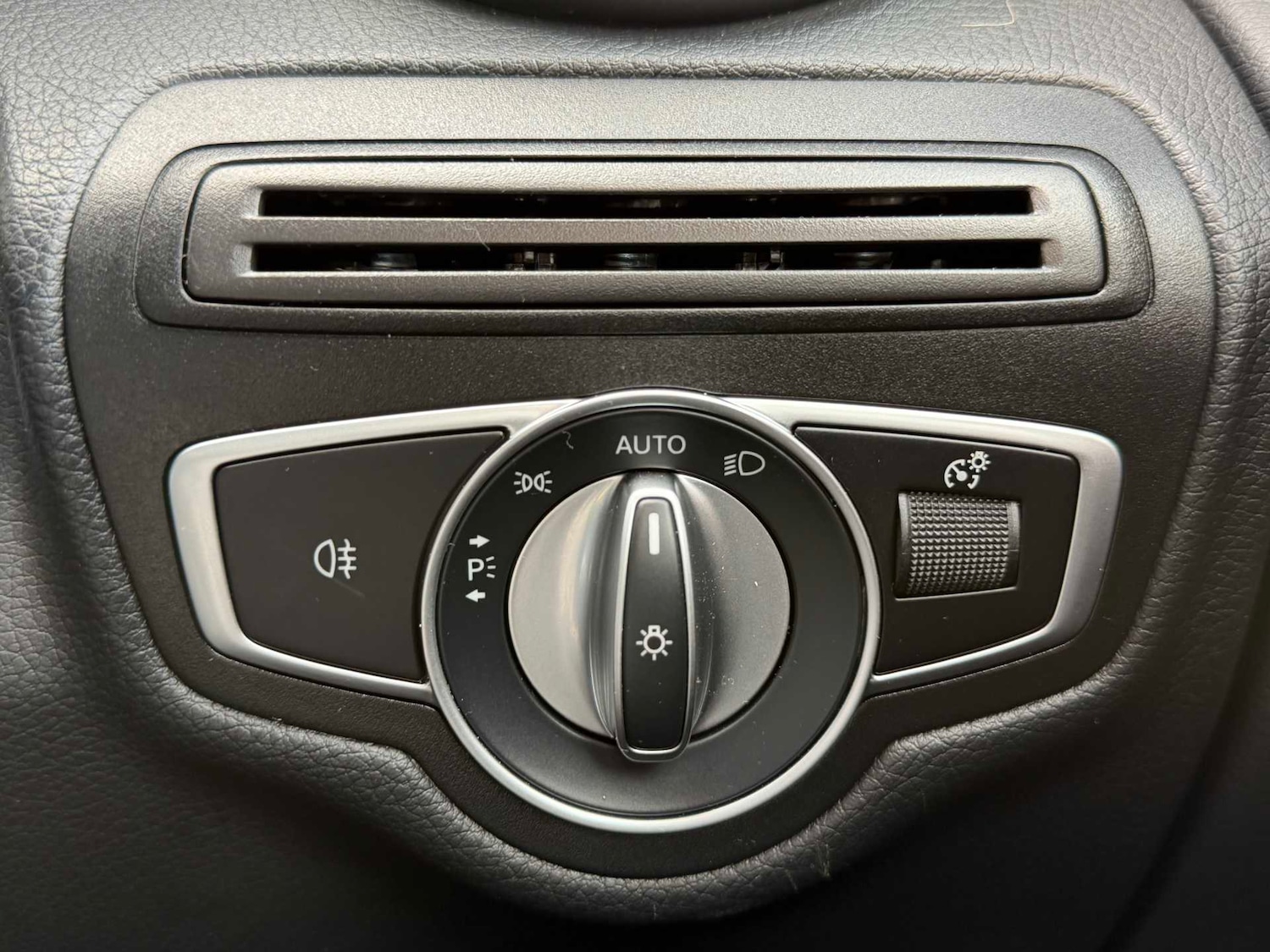 Used Mercedes-Benz GLC 2022 for sale - 78218638: Photo 40