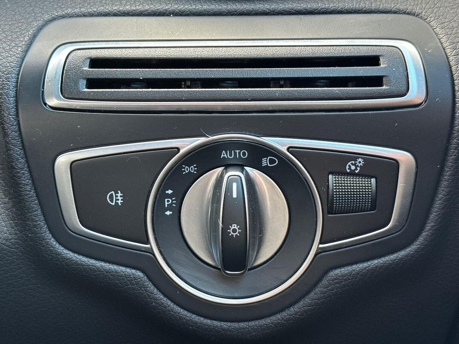 Used Mercedes-Benz C Class 2020 for sale - 77023473: Photo 22