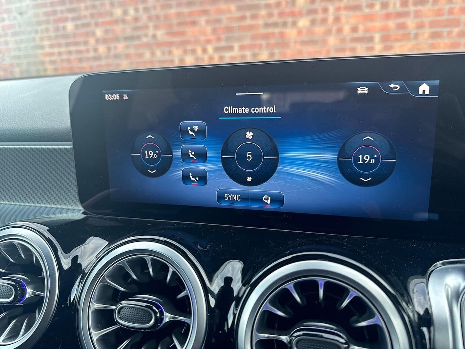 Used Mercedes-Benz GLB 2024 for sale - 76365081: Photo 12