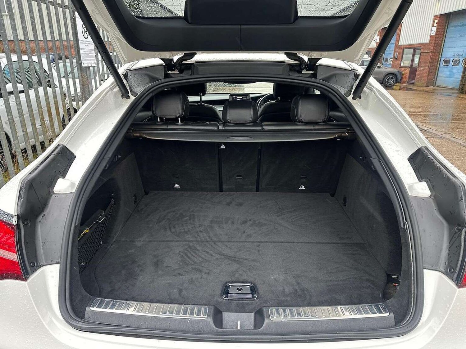 Used Mercedes-Benz GLC 2018 for sale - 77568653: Photo 17