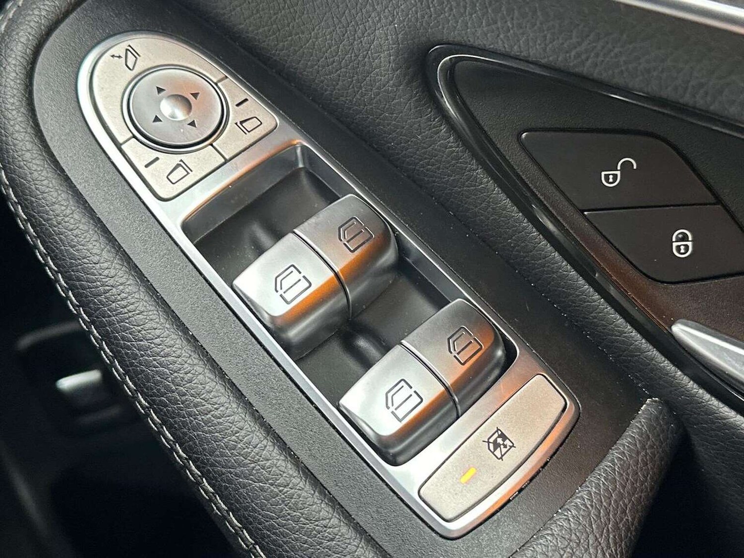 Used Mercedes-Benz GLC 2018 for sale - 77568653: Photo 21