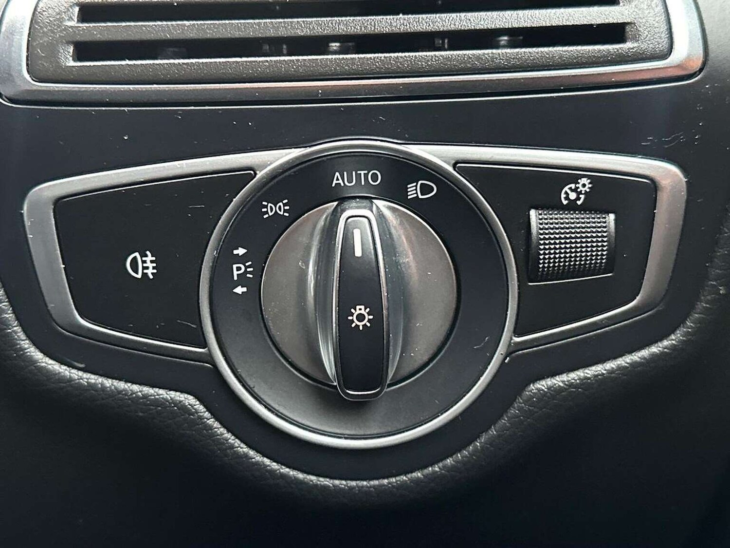 Used Mercedes-Benz GLC 2018 for sale - 77568653: Photo 22