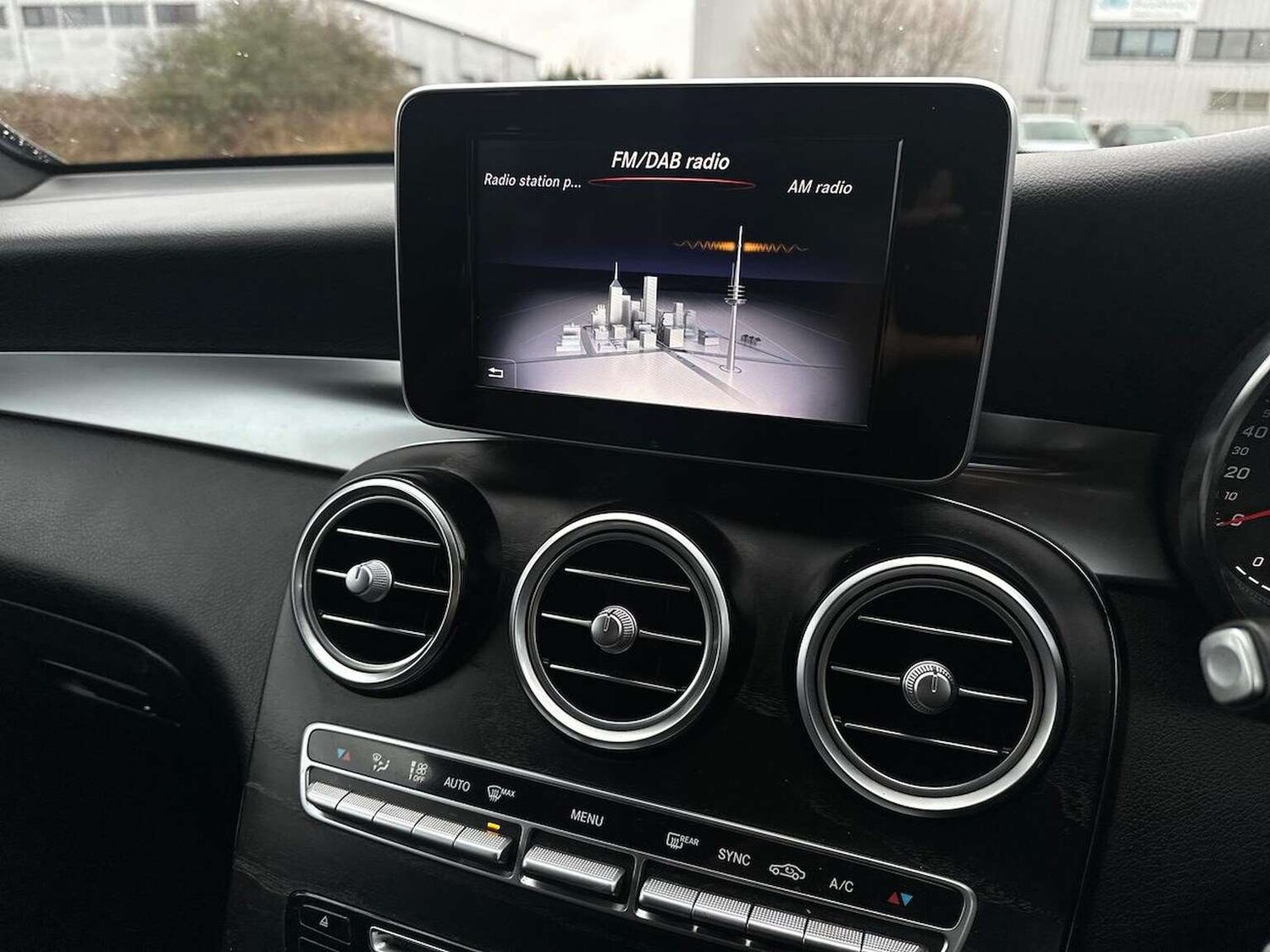 Used Mercedes-Benz GLC 2018 for sale - 77568653: Photo 25